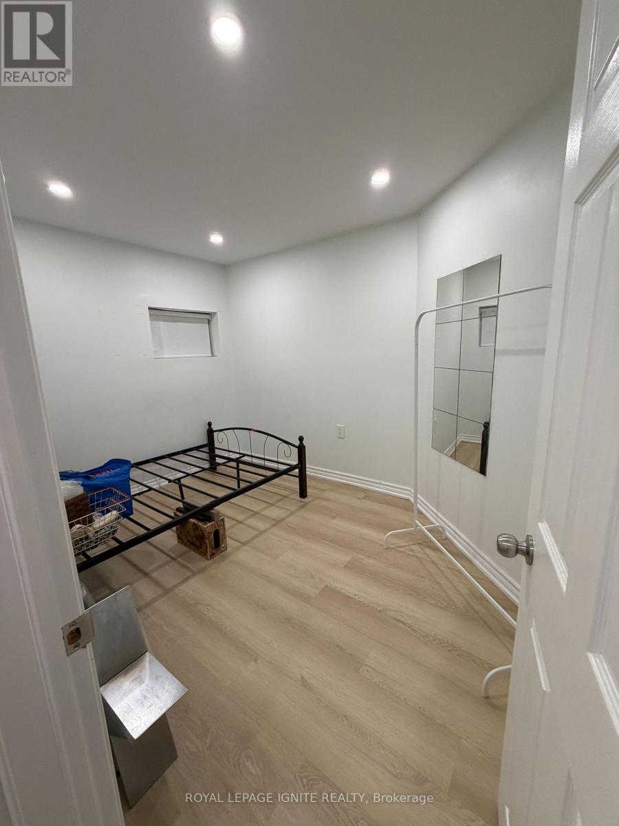 Bsmt - 21a Lambton Avenue, Toronto, Ontario  M6N 2S2 - Photo 9 - W13668514