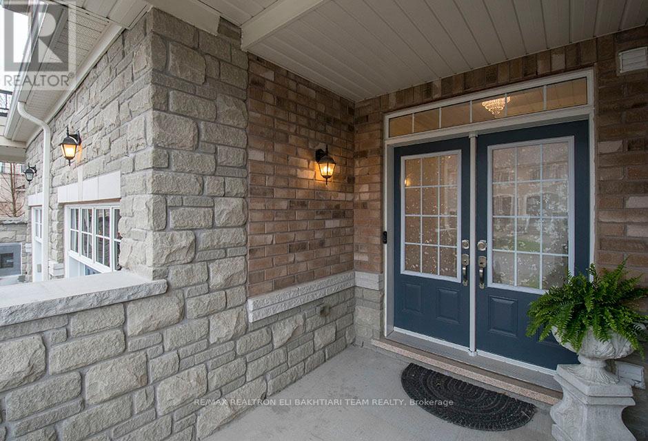 96 Port Arthur Crescent, Richmond Hill, Ontario  L4E 0Z9 - Photo 4 - N13660900