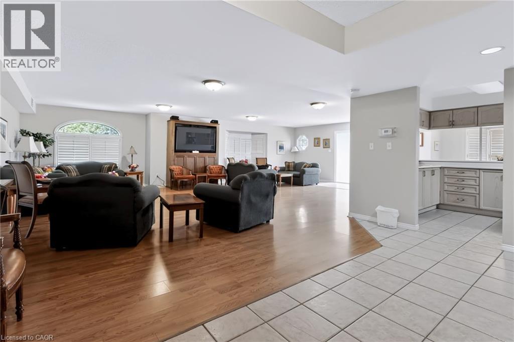 216 Plains Road W Unit# B205, Burlington, Ontario  L7T 4K8 - Photo 35 - 40855350