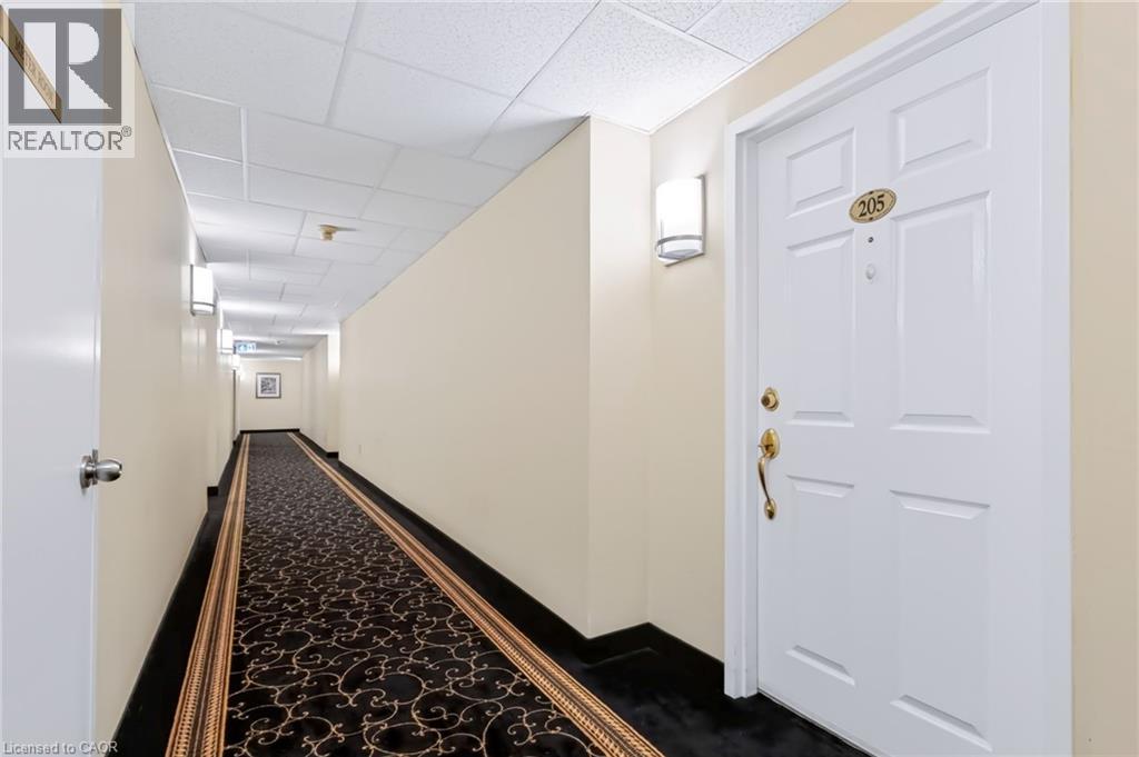 216 Plains Road W Unit# B205, Burlington, Ontario  L7T 4K8 - Photo 3 - 40855350