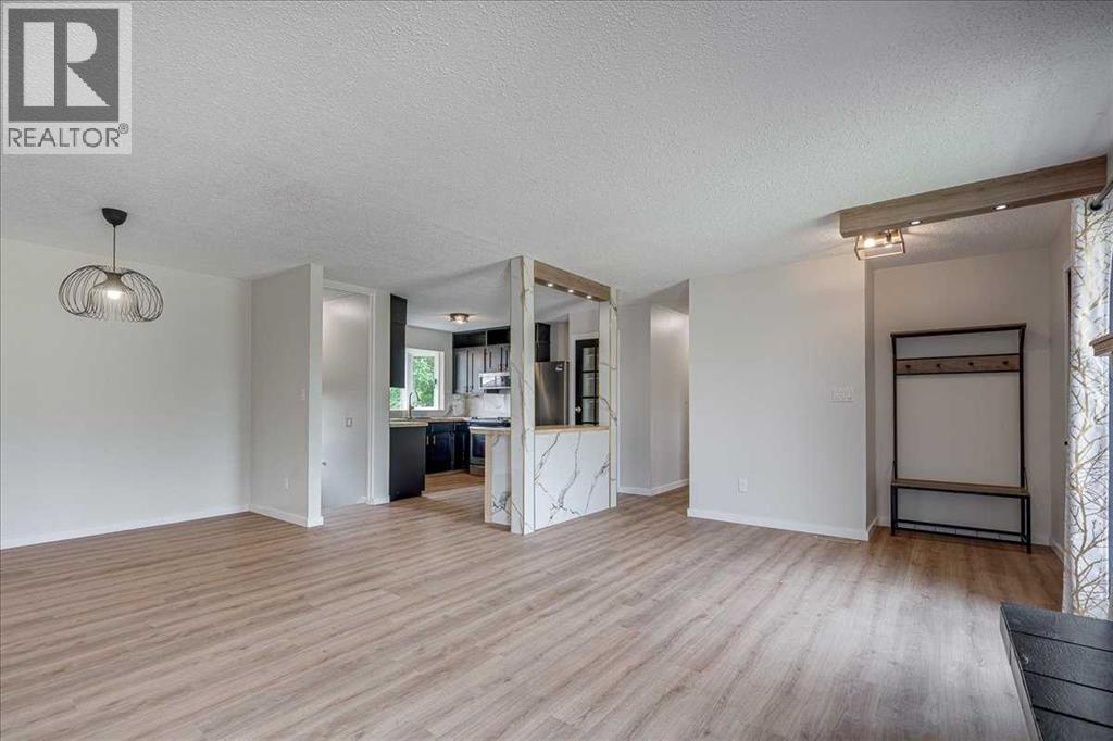 3 Armstrong Close, Red Deer, Alberta  T4R 1C6 - Photo 6 - A2336924
