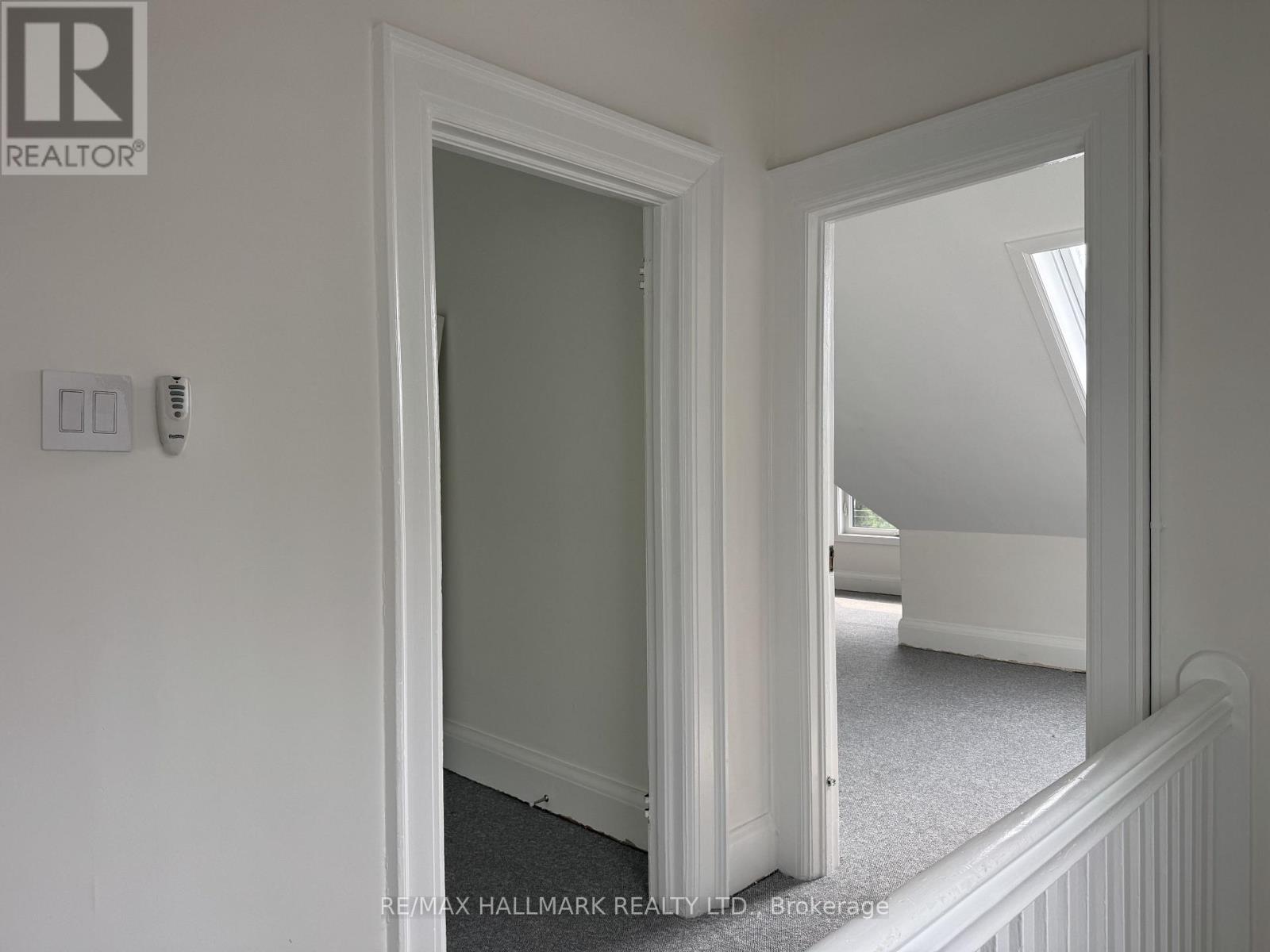 Upper - 553 Broadview Avenue, Toronto, Ontario  M4K 2N7 - Photo 24 - E13629028