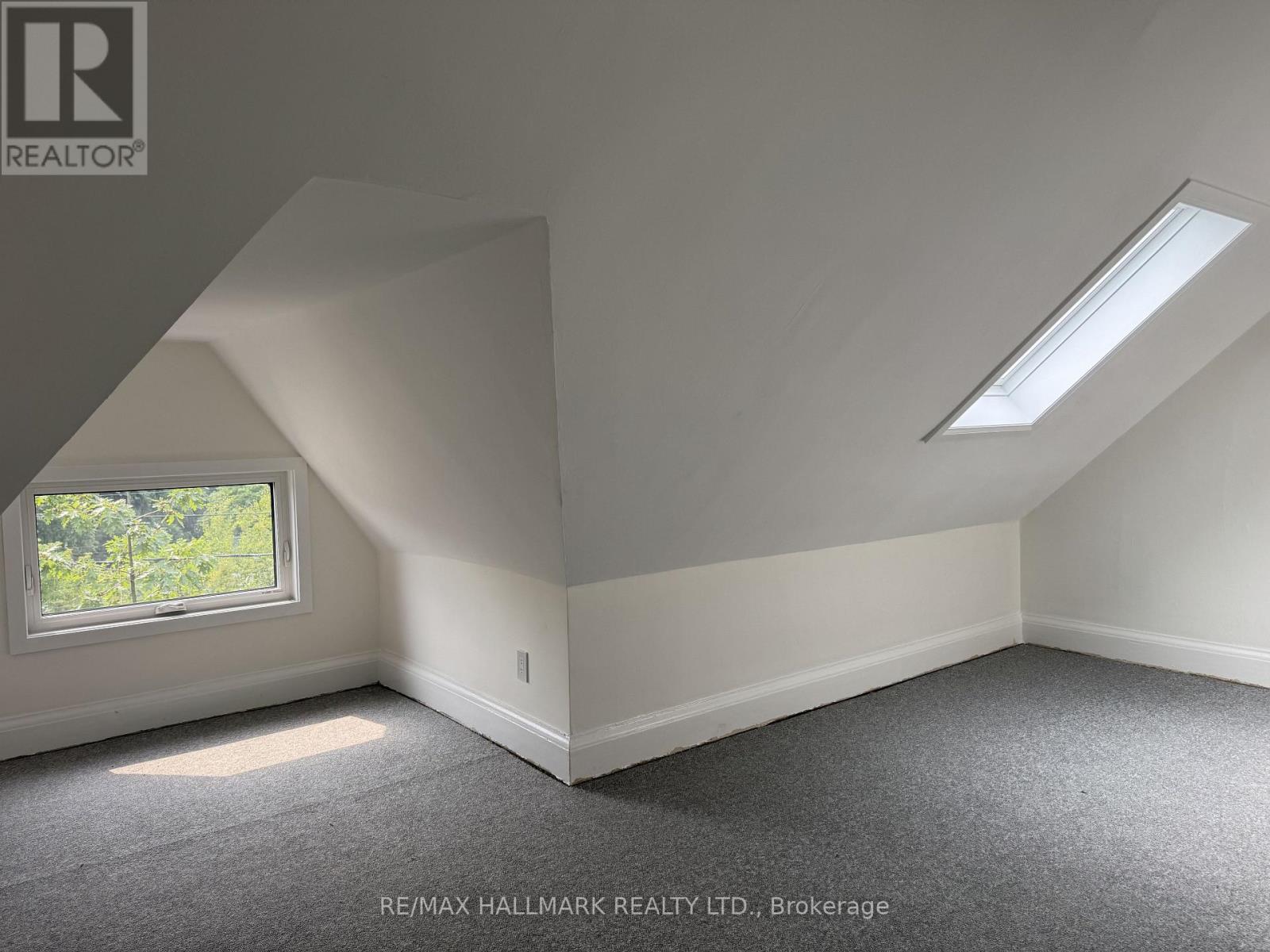 Upper - 553 Broadview Avenue, Toronto, Ontario  M4K 2N7 - Photo 27 - E13629028