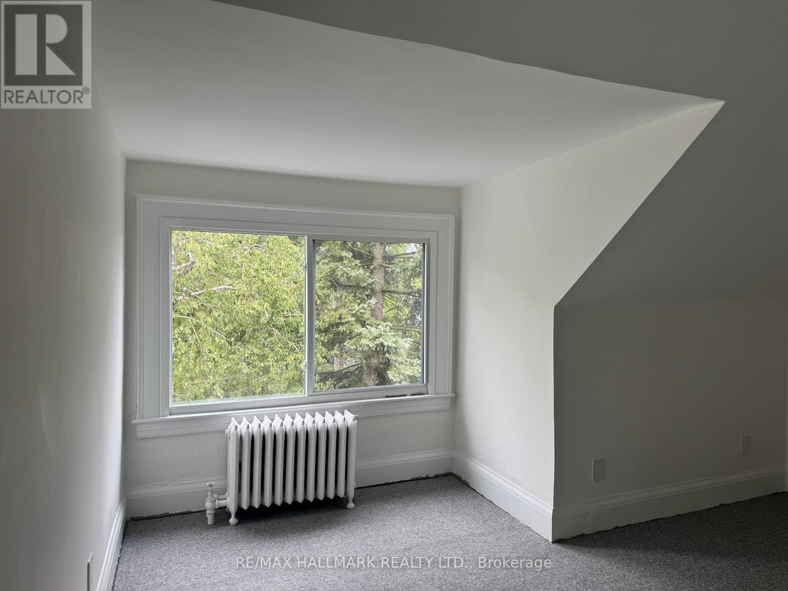 Upper - 553 Broadview Avenue, Toronto, Ontario  M4K 2N7 - Photo 25 - E13629028