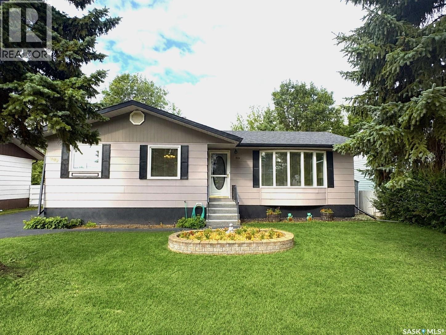 909 14th STREET, humboldt, Saskatchewan