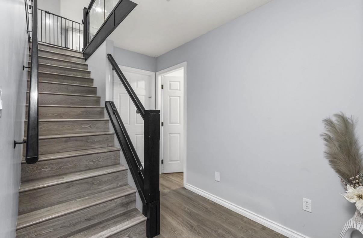 34795 1 Avenue, Abbotsford, British Columbia  V2S 8C2 - Photo 3 - R3154842