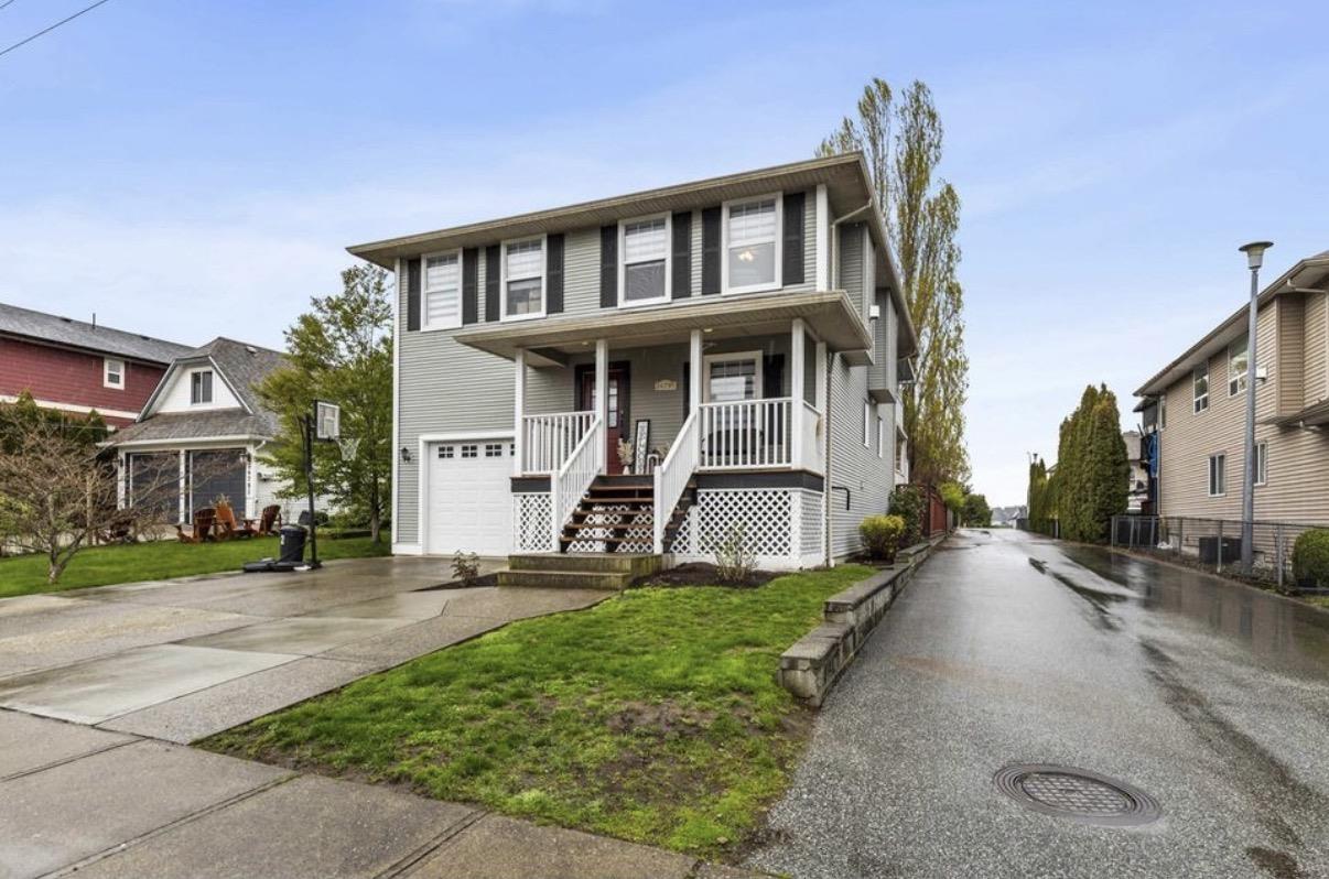 34795 1 Avenue, Abbotsford, British Columbia  V2S 8C2 - Photo 2 - R3154842