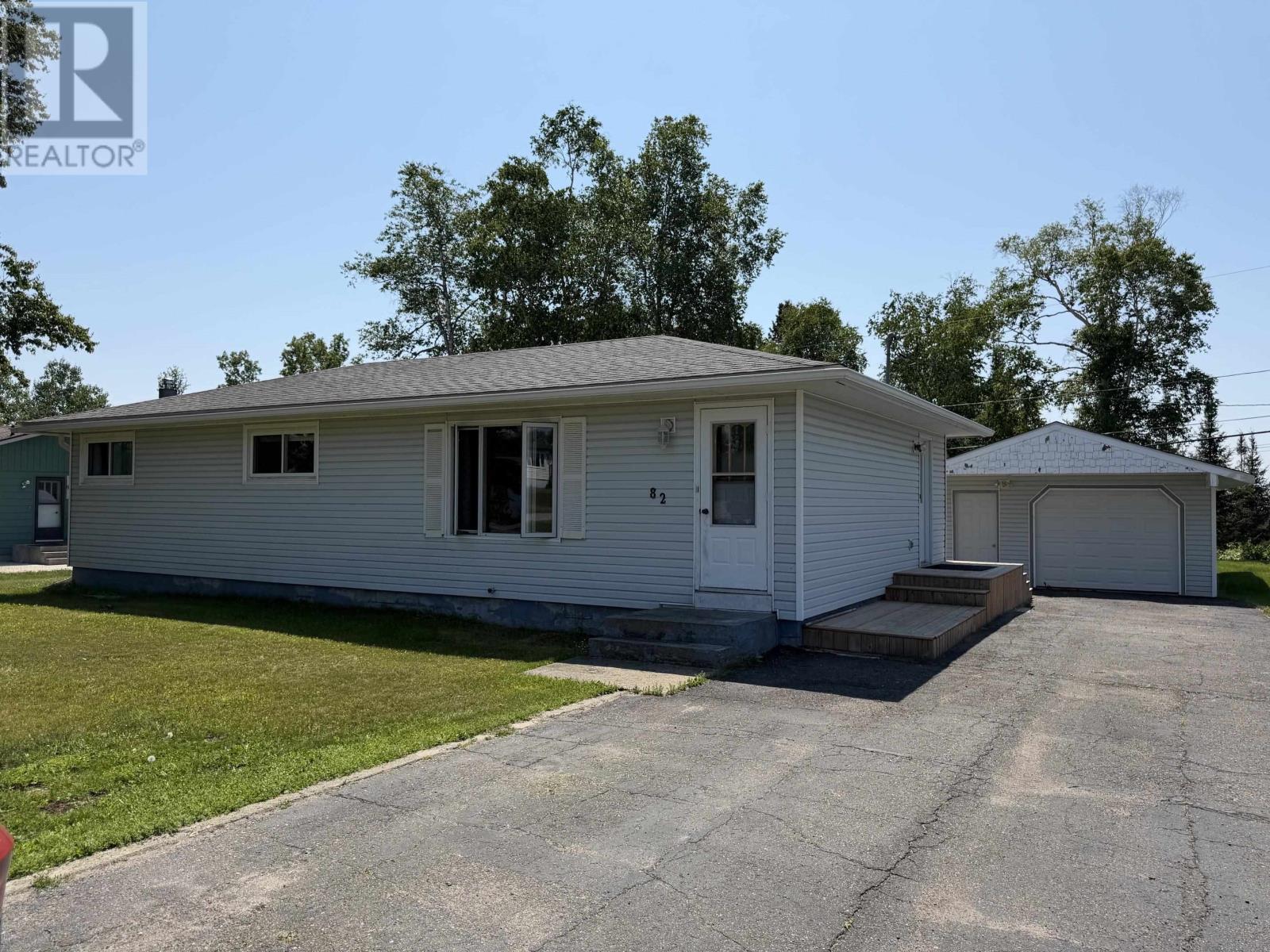 82 Lakeview Dr, Terrace Bay, Ontario  P0T 2W0 - Photo 1 - TB2601921
