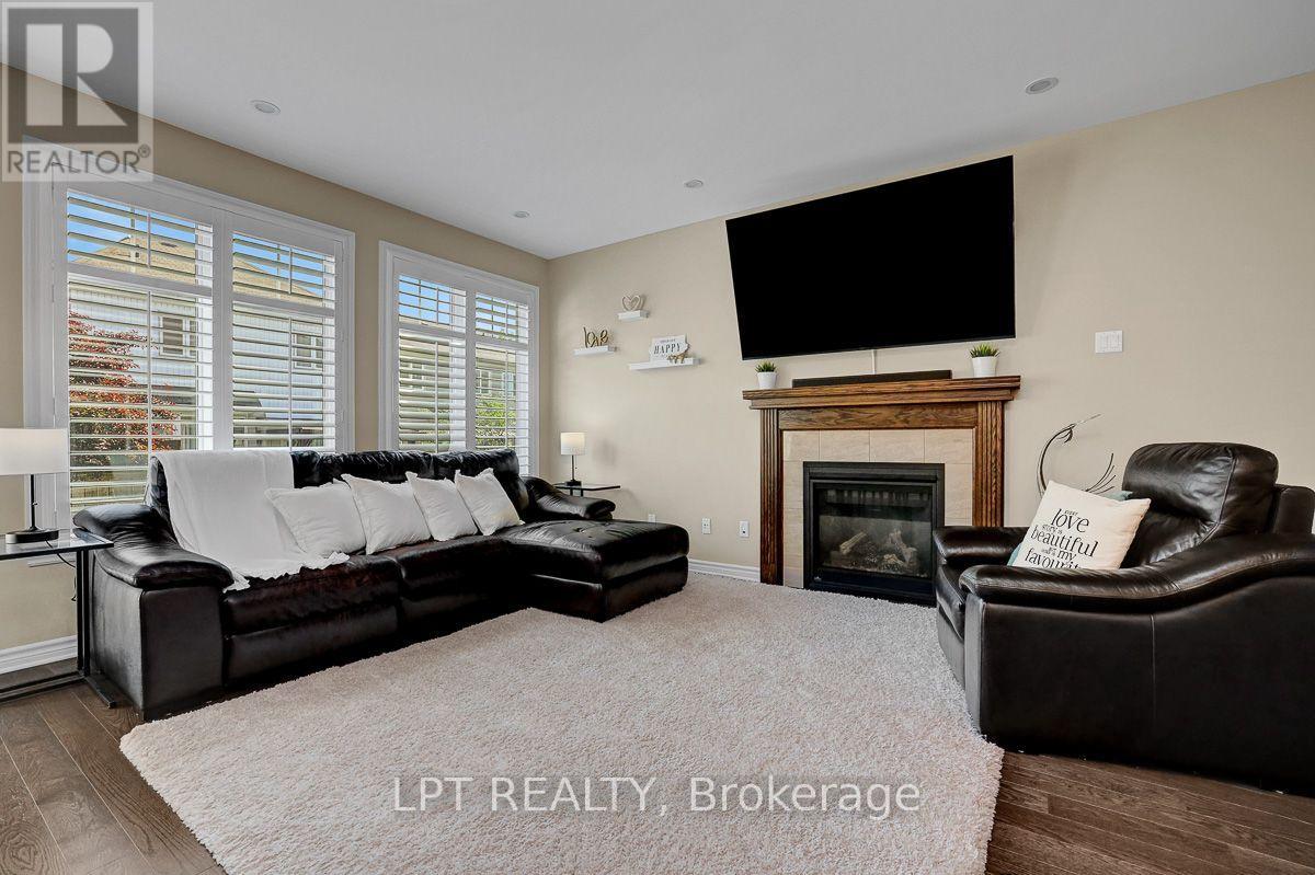 416 Warmstone Drive, Ottawa, Ontario  K2S 0W2 - Photo 4 - X13668524