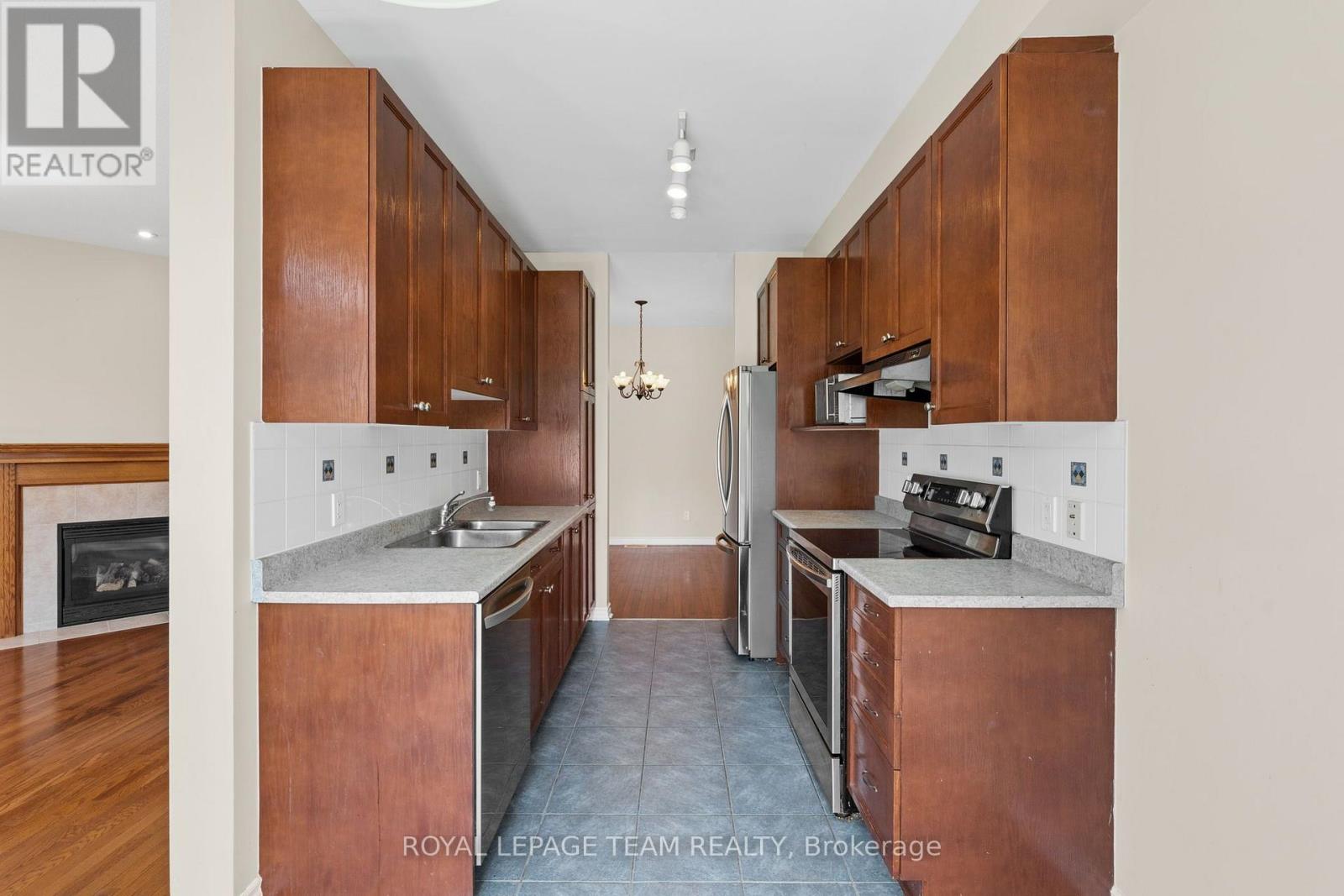 84 Selhurst Avenue, Ottawa, Ontario  K2G 7C9 - Photo 12 - X13668594