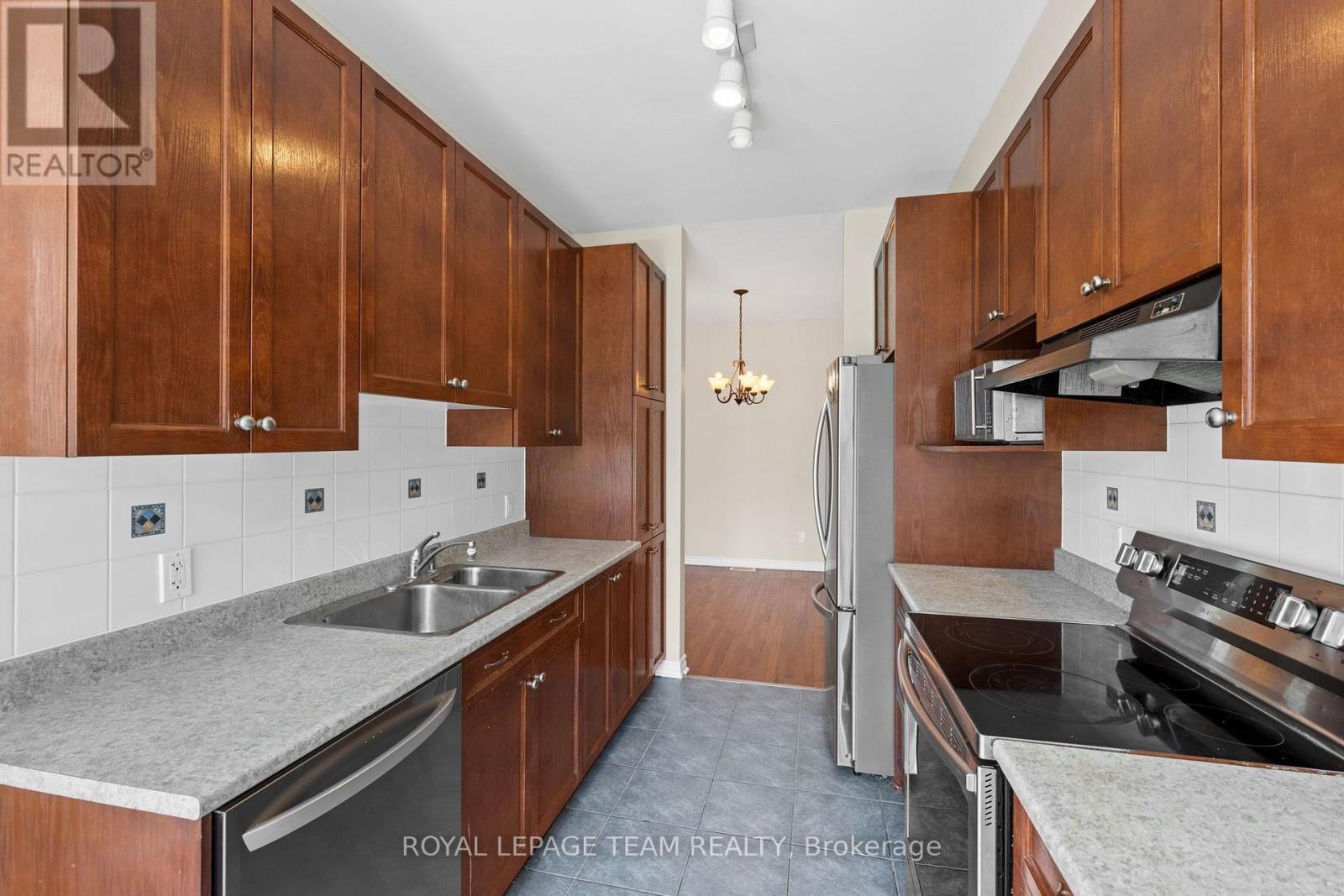 84 Selhurst Avenue, Ottawa, Ontario  K2G 7C9 - Photo 13 - X13668594