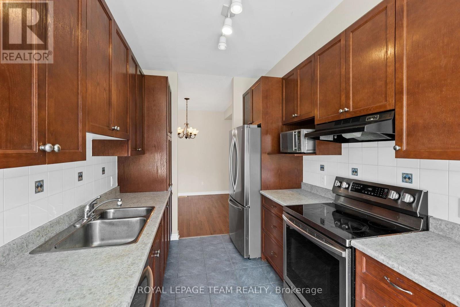 84 Selhurst Avenue, Ottawa, Ontario  K2G 7C9 - Photo 14 - X13668594
