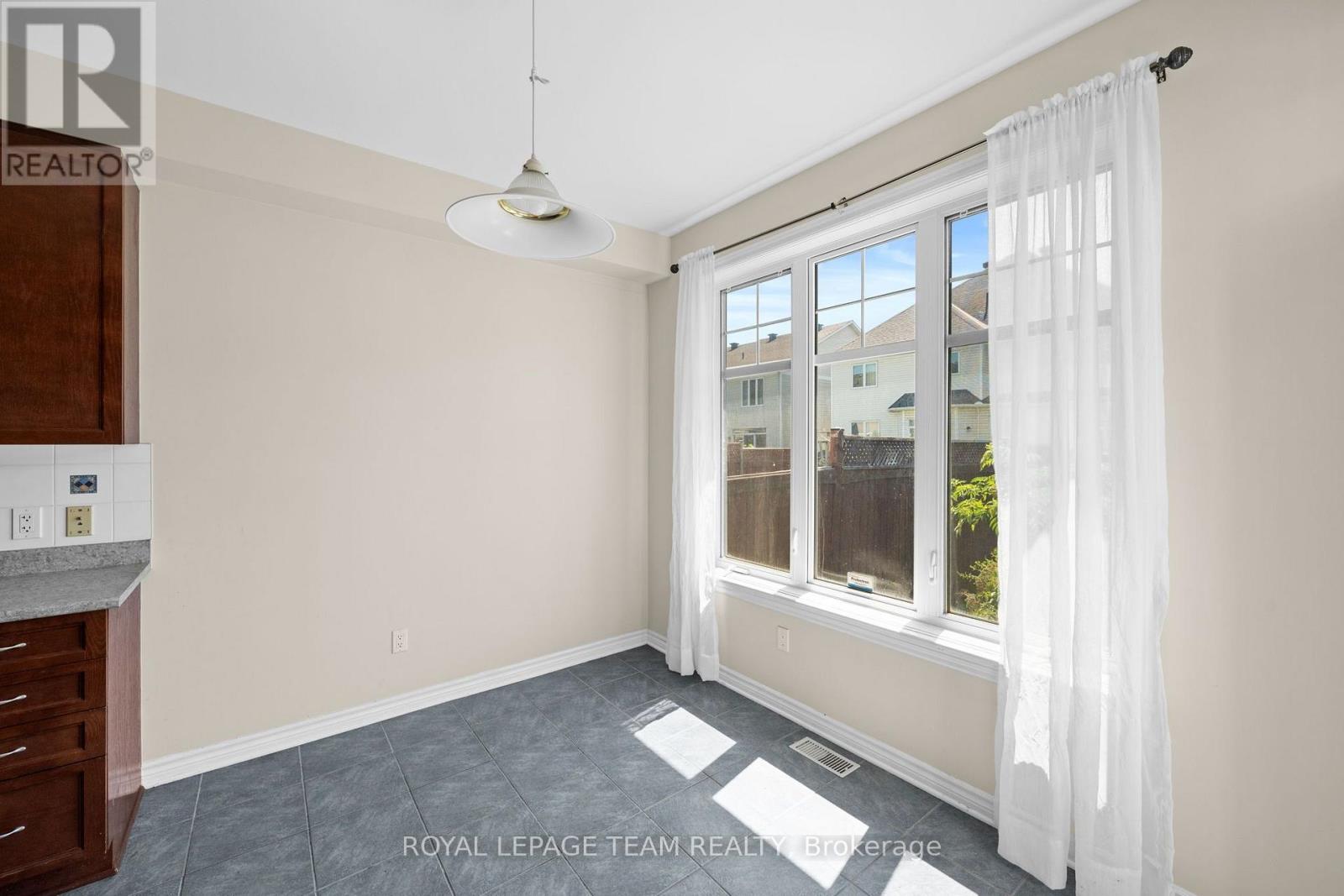 84 Selhurst Avenue, Ottawa, Ontario  K2G 7C9 - Photo 17 - X13668594