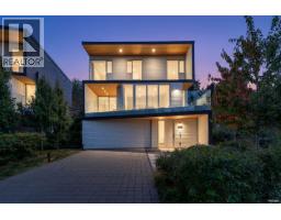 3317 CHIPPENDALE ROAD, West Vancouver, British Columbia
