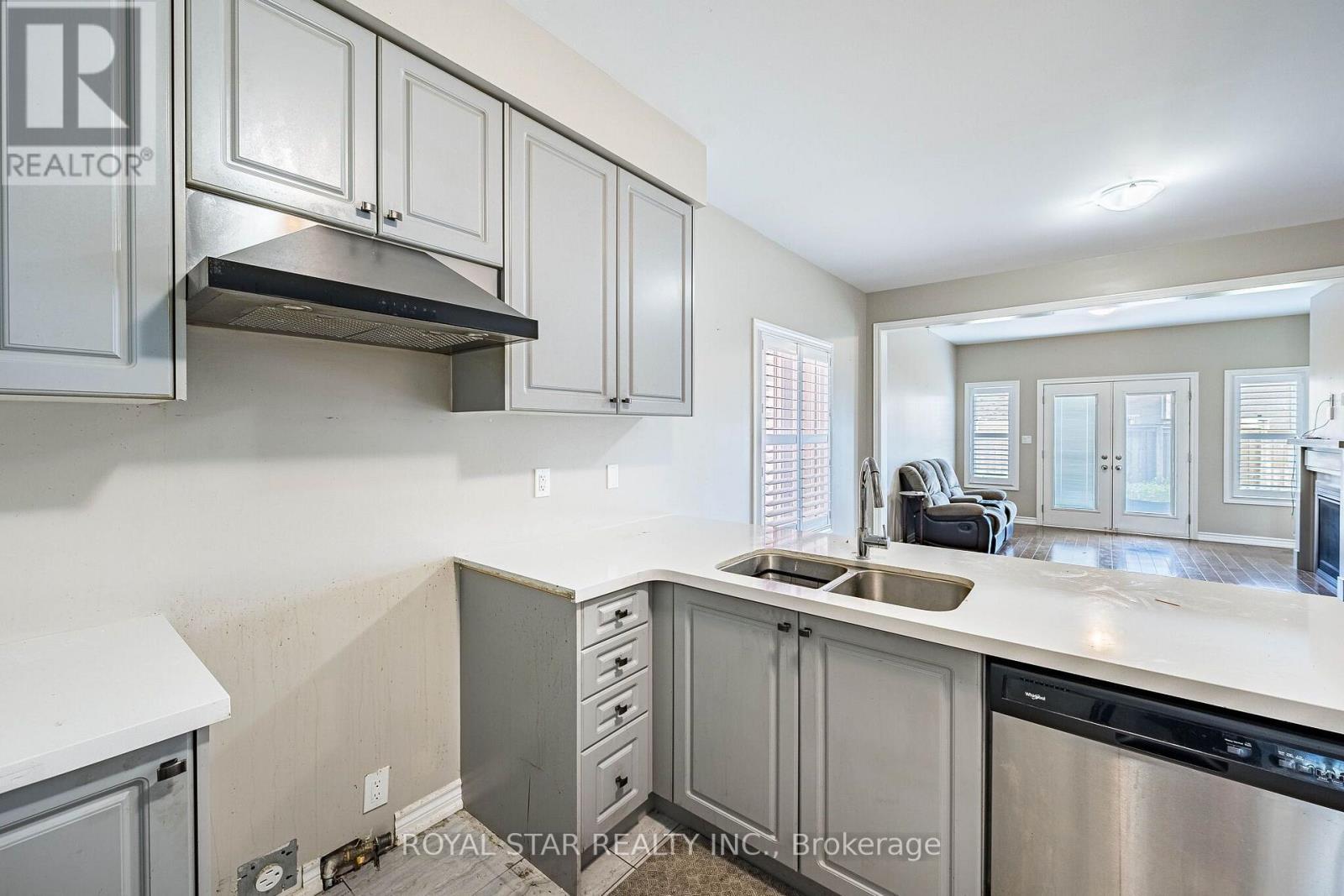 249 Fleetwood Drive, Oshawa, Ontario  L1K 3E8 - Photo 18 - E13663564