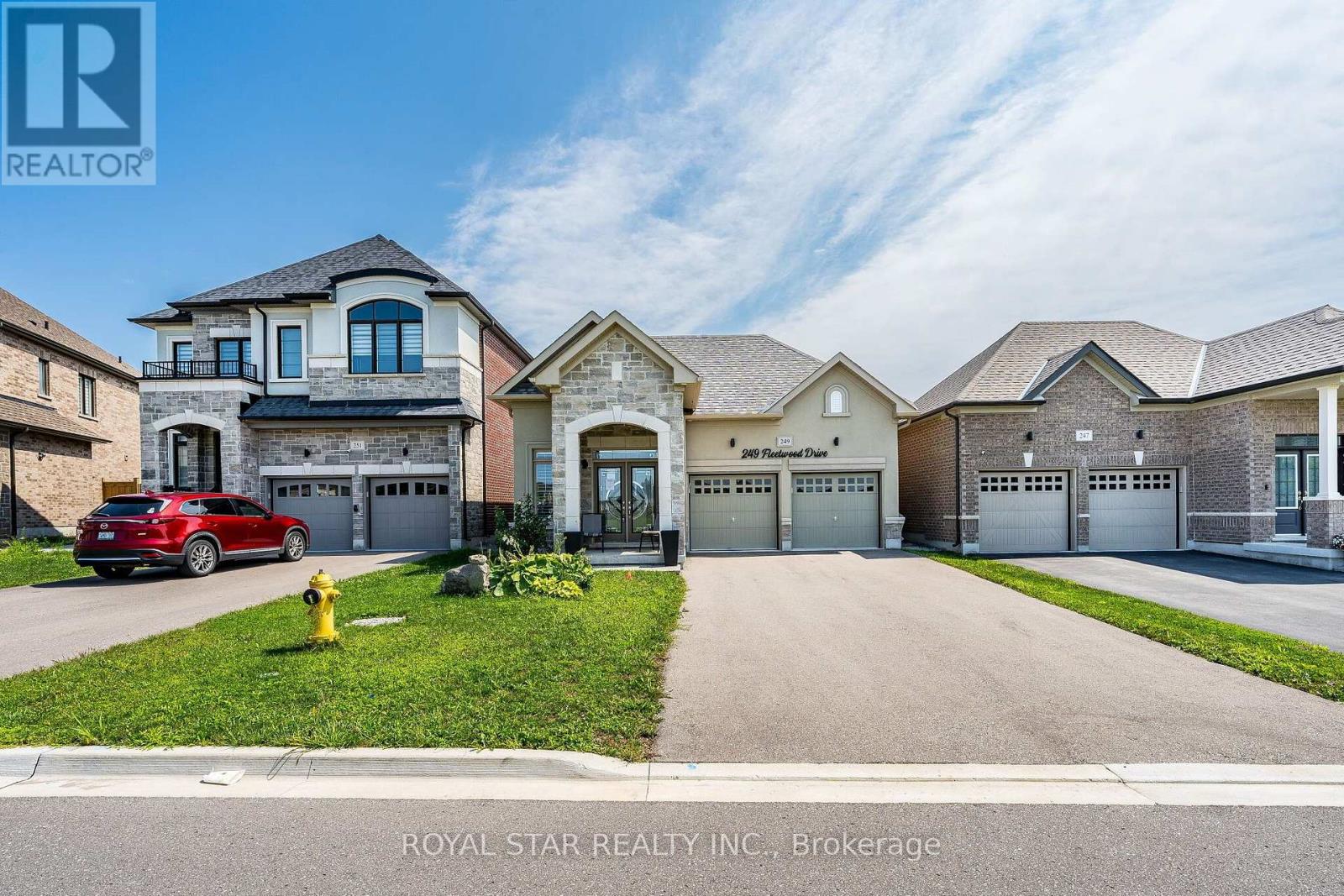 249 Fleetwood Drive, Oshawa, Ontario  L1K 3E8 - Photo 2 - E13663564
