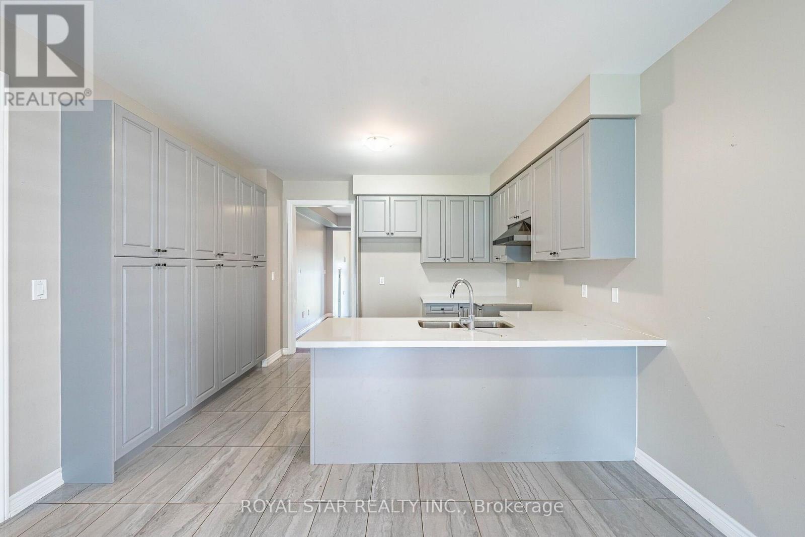 249 Fleetwood Drive, Oshawa, Ontario  L1K 3E8 - Photo 15 - E13663564