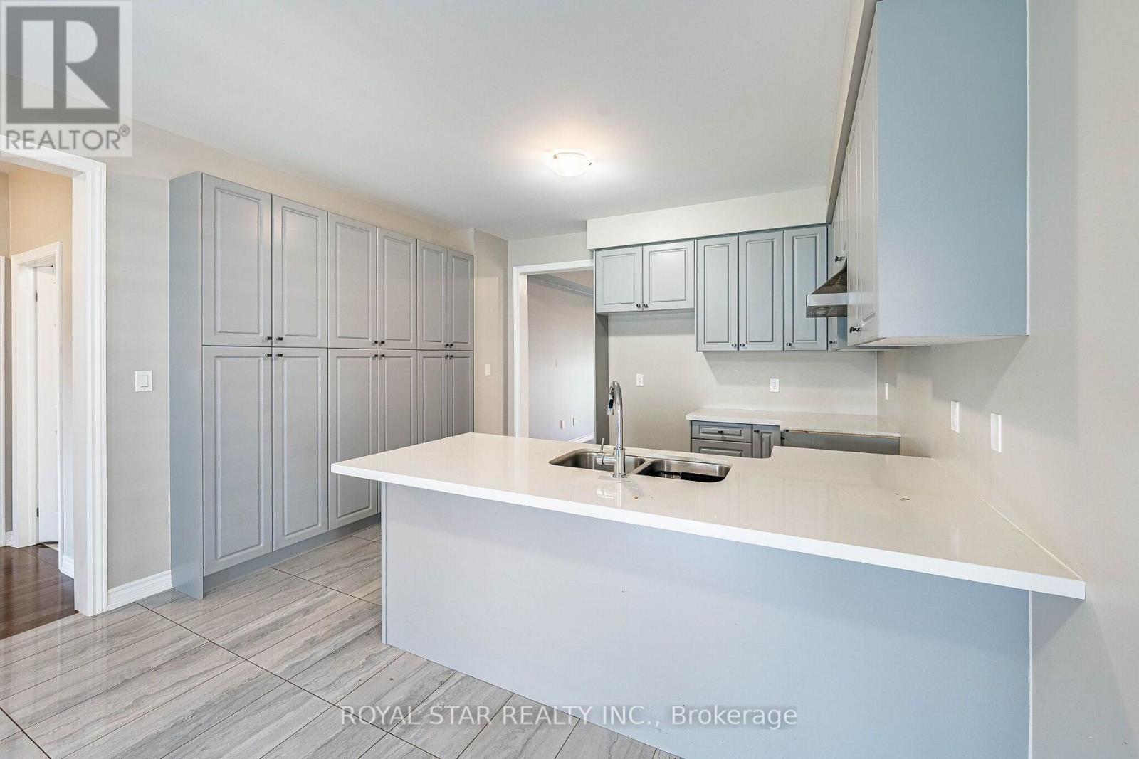 249 Fleetwood Drive, Oshawa, Ontario  L1K 3E8 - Photo 17 - E13663564
