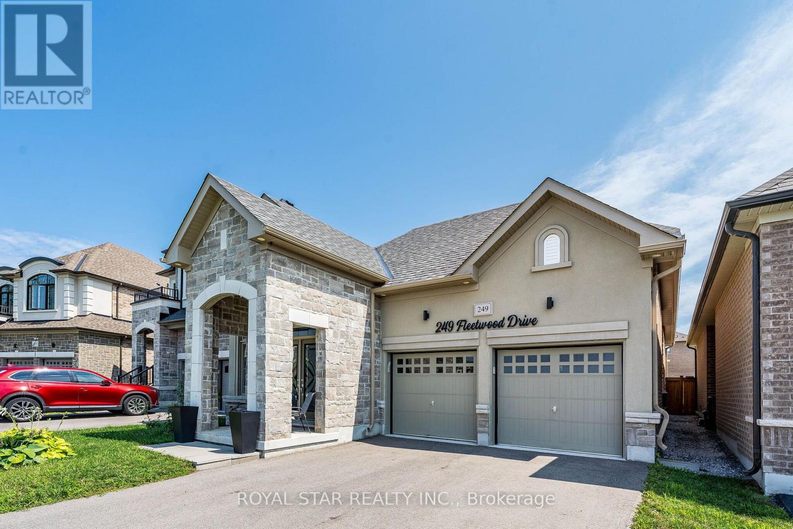 249 Fleetwood Drive, Oshawa, Ontario  L1K 3E8 - Photo 5 - E13663564