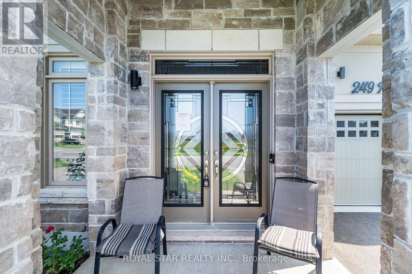 249 Fleetwood Drive, Oshawa, Ontario  L1K 3E8 - Photo 6 - E13663564