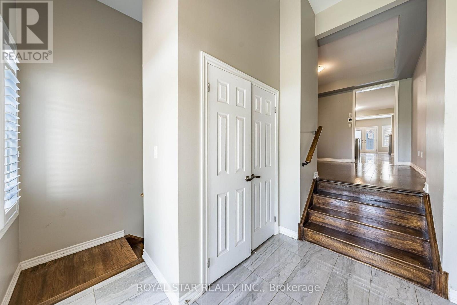 249 Fleetwood Drive, Oshawa, Ontario  L1K 3E8 - Photo 8 - E13663564