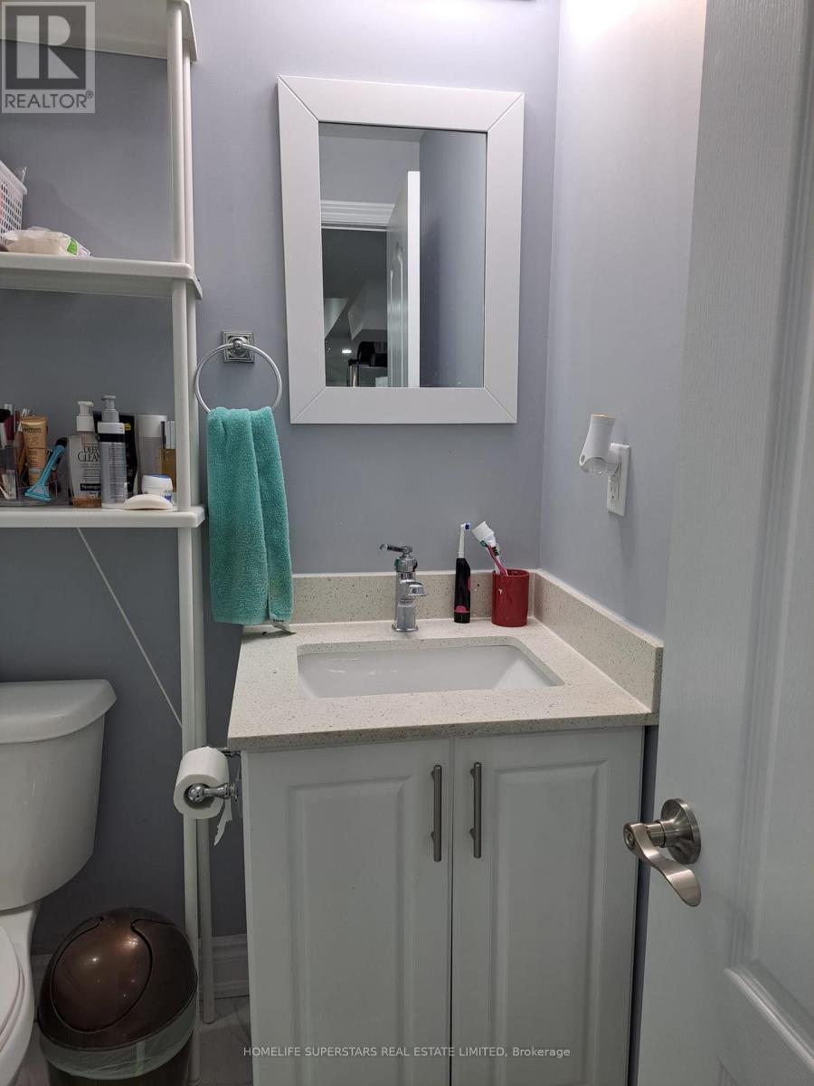 3183 Mcdowell *basement Drive, Mississauga, Ontario L5M 6L1 - Photo 11 - W13668534