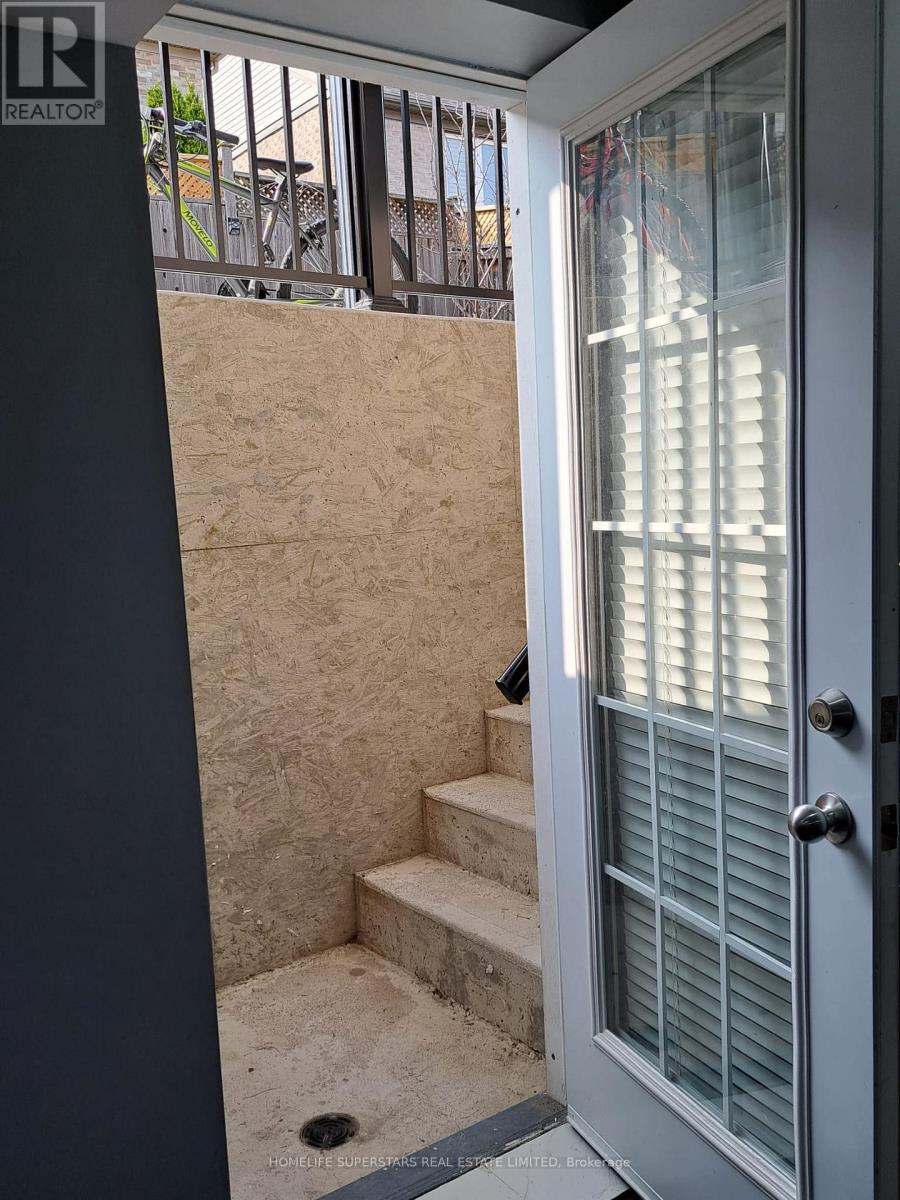 3183 Mcdowell *basement Drive, Mississauga, Ontario L5M 6L1 - Photo 13 - W13668534