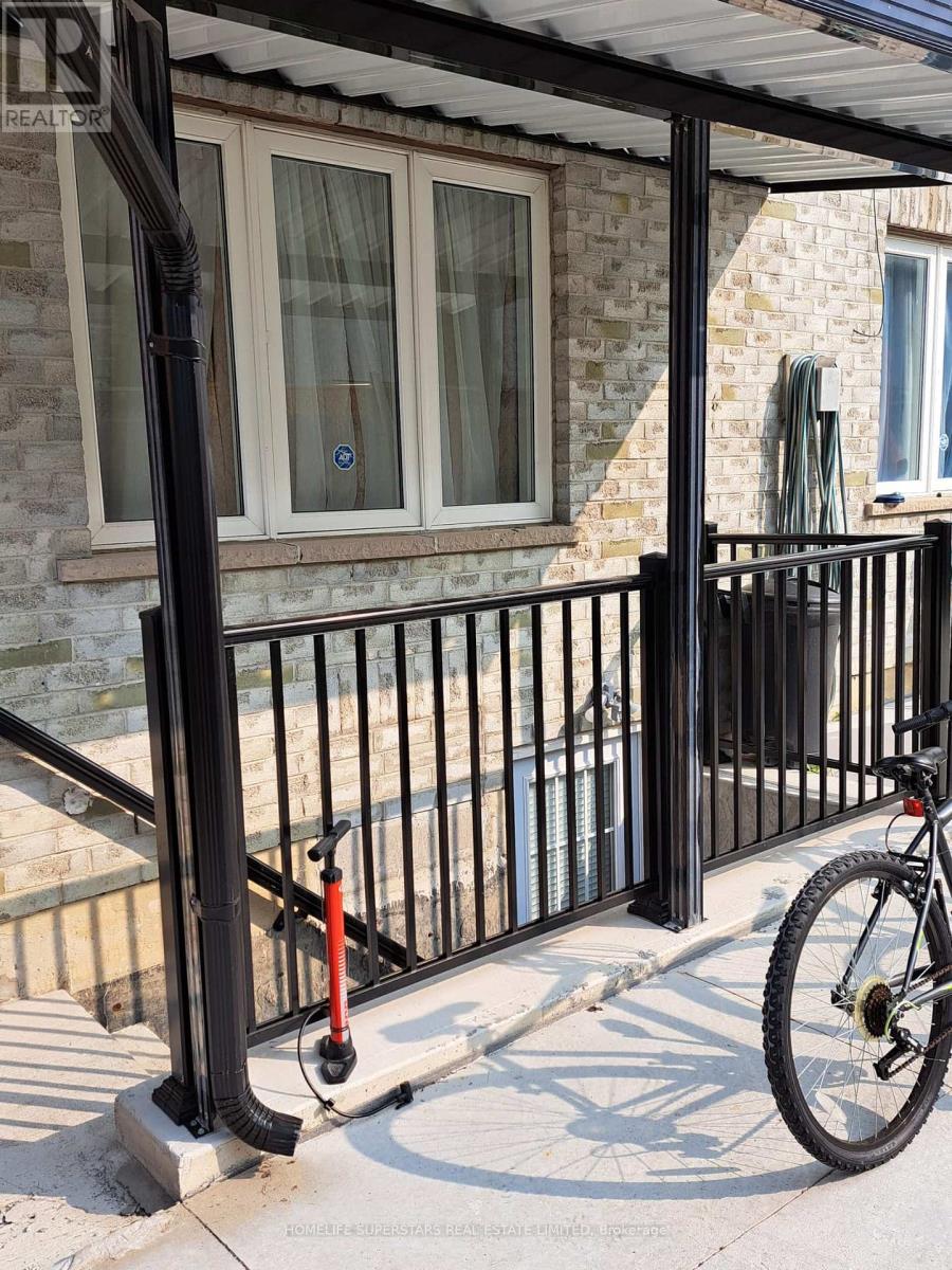 3183 Mcdowell *basement Drive, Mississauga, Ontario L5M 6L1 - Photo 14 - W13668534