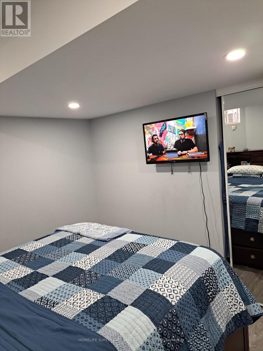 3183 Mcdowell *basement Drive, Mississauga, Ontario L5M 6L1 - Photo 7 - W13668534