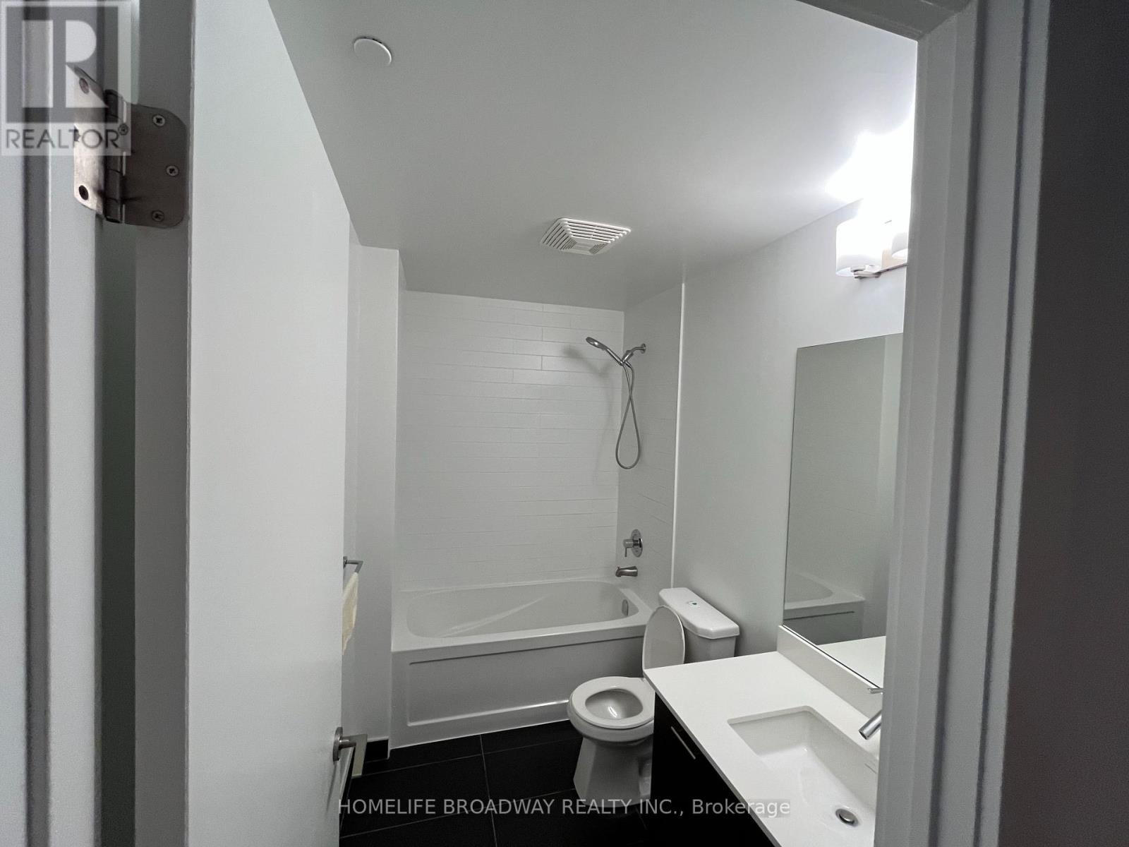 519 - 20 Bruyeres Mews, Toronto, Ontario  M5V 0G8 - Photo 8 - C13668116