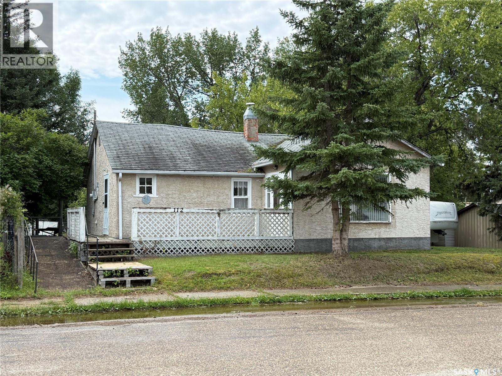 112 1st Street W, Shell Lake, Saskatchewan  S0J 2G0 - Photo 2 - SK036411