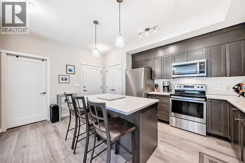 402, 30 Shawnee Common SW, Calgary, Alberta  T2Y 0R1 - Photo 6 - A2335329