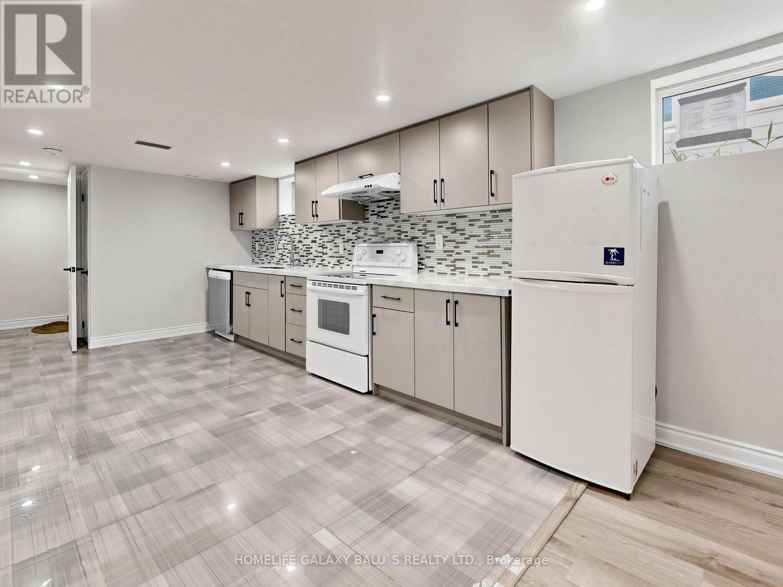 136 Central Park Boulevard N, Oshawa, Ontario L1G 5Y7 - Photo 27 - E13648926