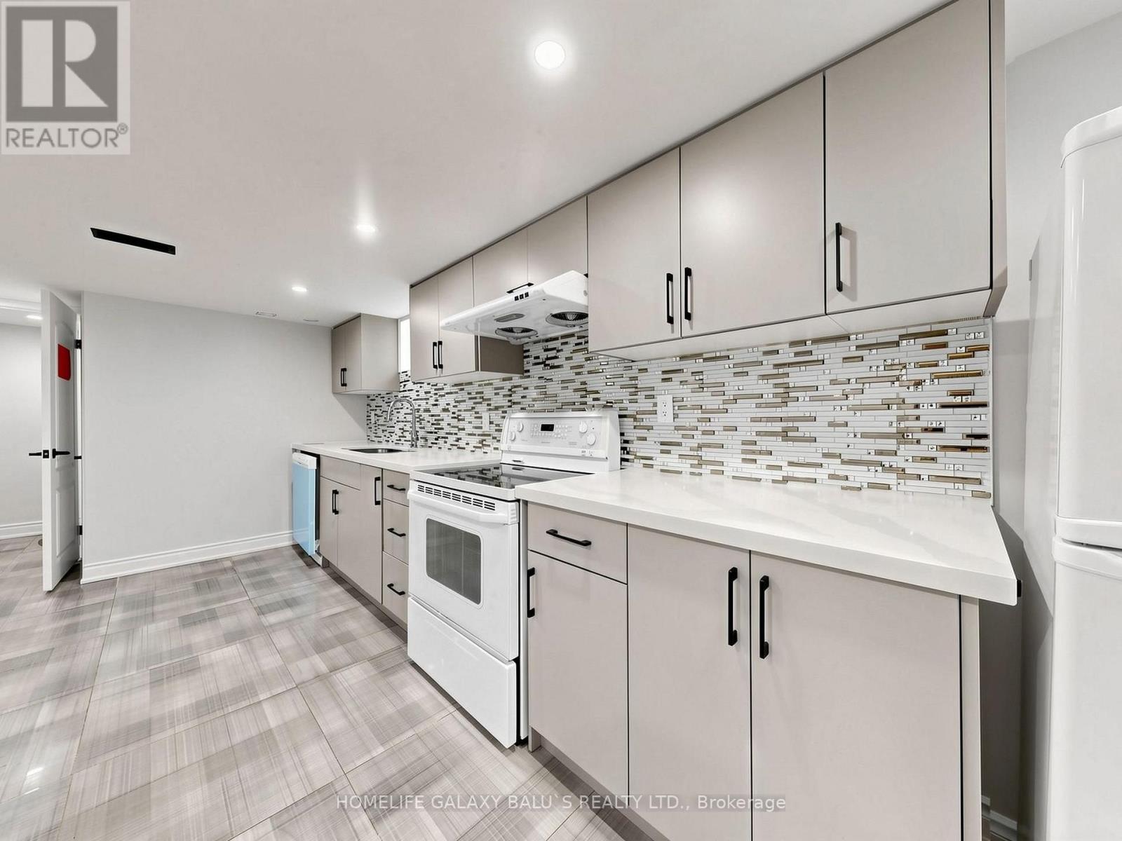 136 Central Park Boulevard N, Oshawa, Ontario L1G 5Y7 - Photo 29 - E13648926