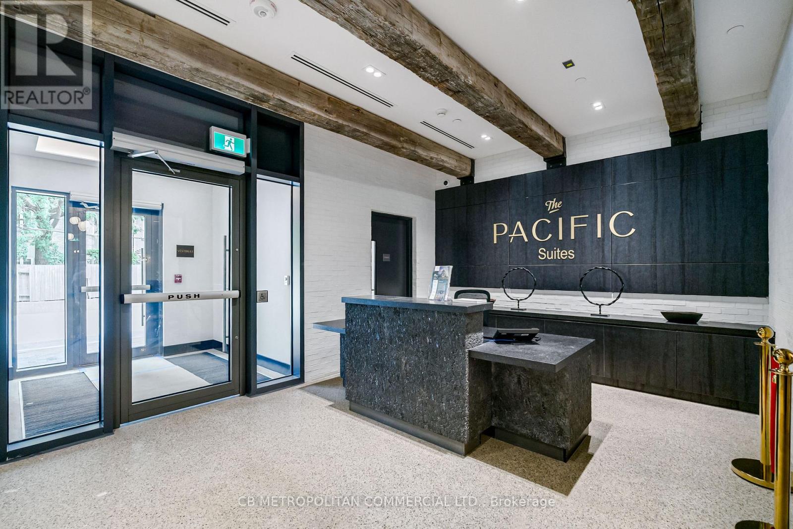 510 - 2946 Dundas Street West Street W, Toronto, Ontario  M6P 1Y8 - Photo 2 - W13575044