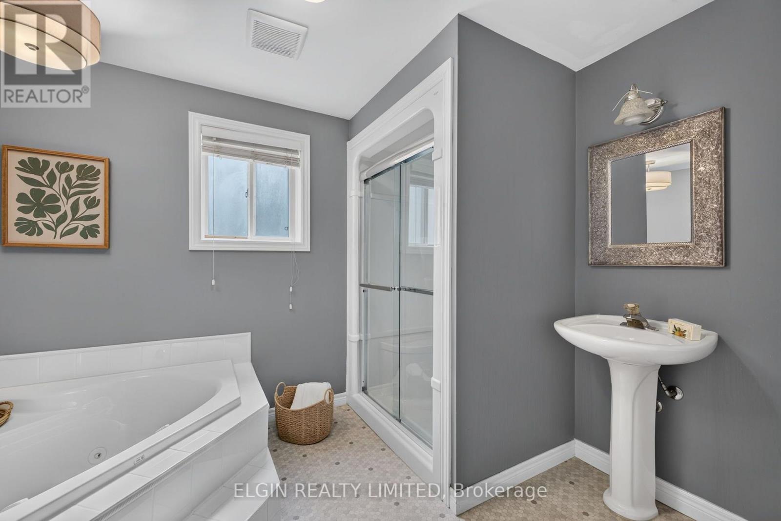 17 Steeplechase Court, St. Thomas, Ontario  N5R 6H5 - Photo 36 - X13668662