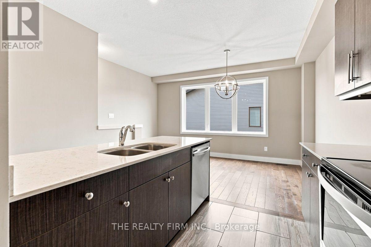 2140 Meadowgate Boulevard, London South, Ontario  N6M 0H5 - Photo 9 - X13668756