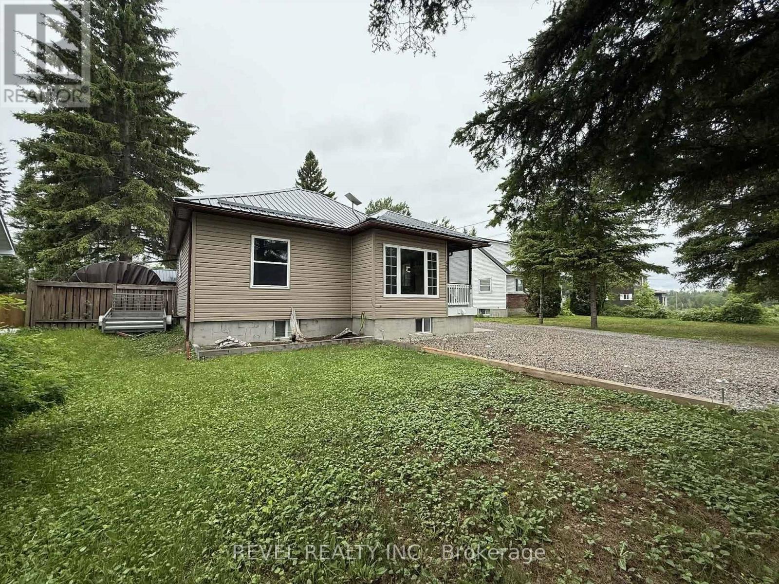 445 Fourth Avenue, Black River-Matheson, Ontario  P0K 1N0 - Photo 2 - T13668710