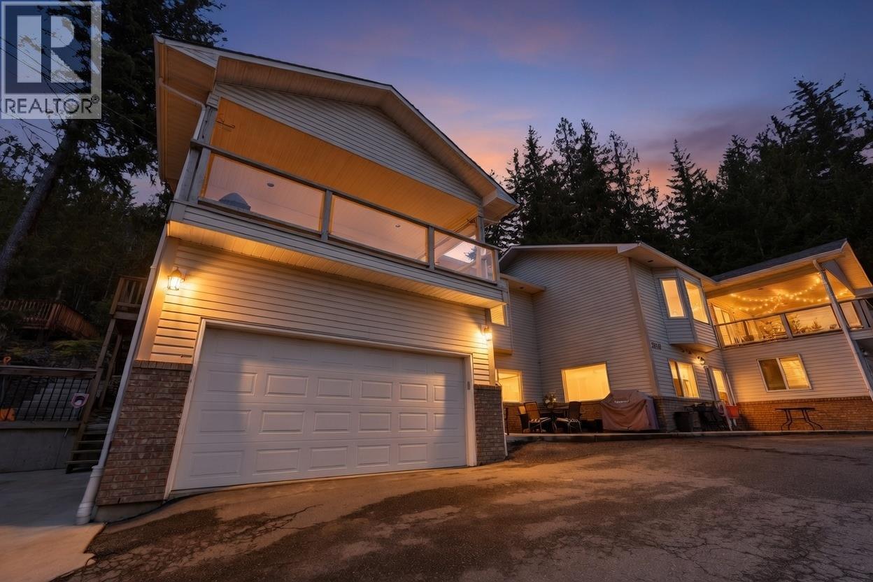 3610 Eagle Bay Road Unit# D, Eagle Bay, British Columbia  V0E 1T0 - Photo 2 - 10380174