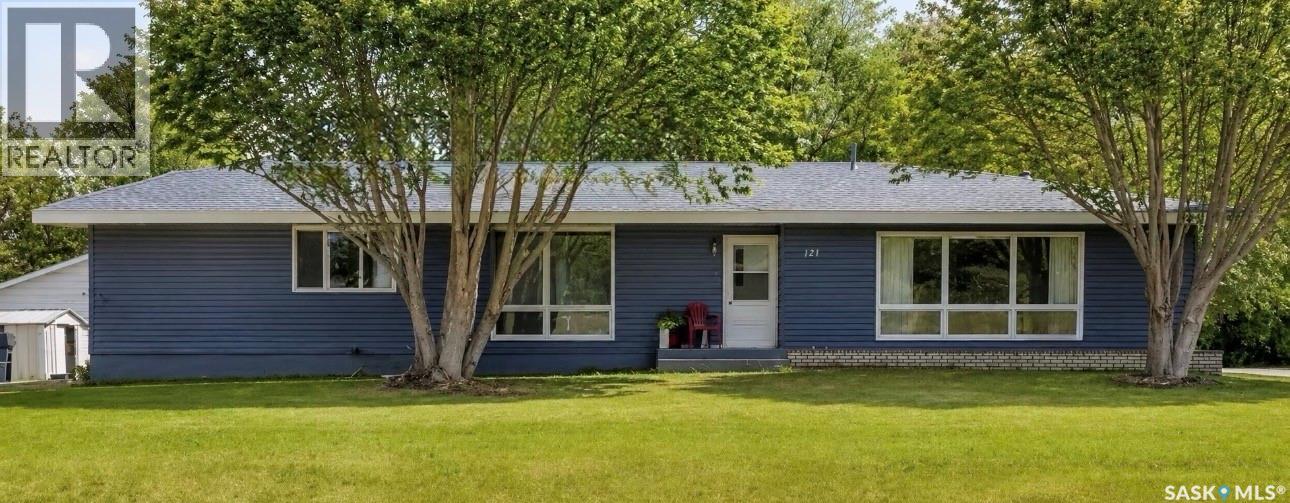 121 4th STREET E, Nipawin, Saskatchewan