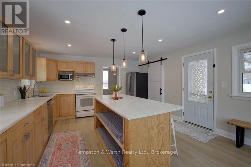 34 Queen Street, Huron East, Ontario  N0G 1H0 - Photo 22 - X12467480