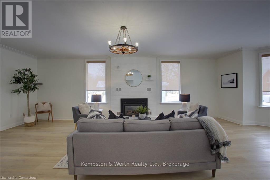 34 Queen Street, Huron East, Ontario  N0G 1H0 - Photo 10 - X12467480