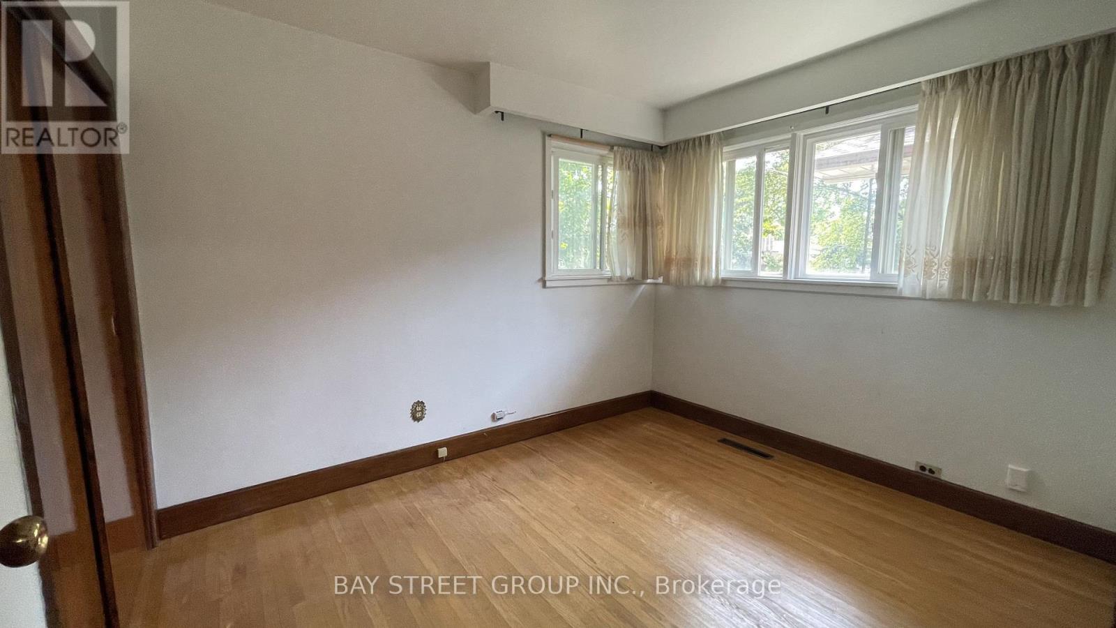 260 Moore Park Avenue, Toronto, Ontario M2M 1N6 - Photo 11 - C13668636