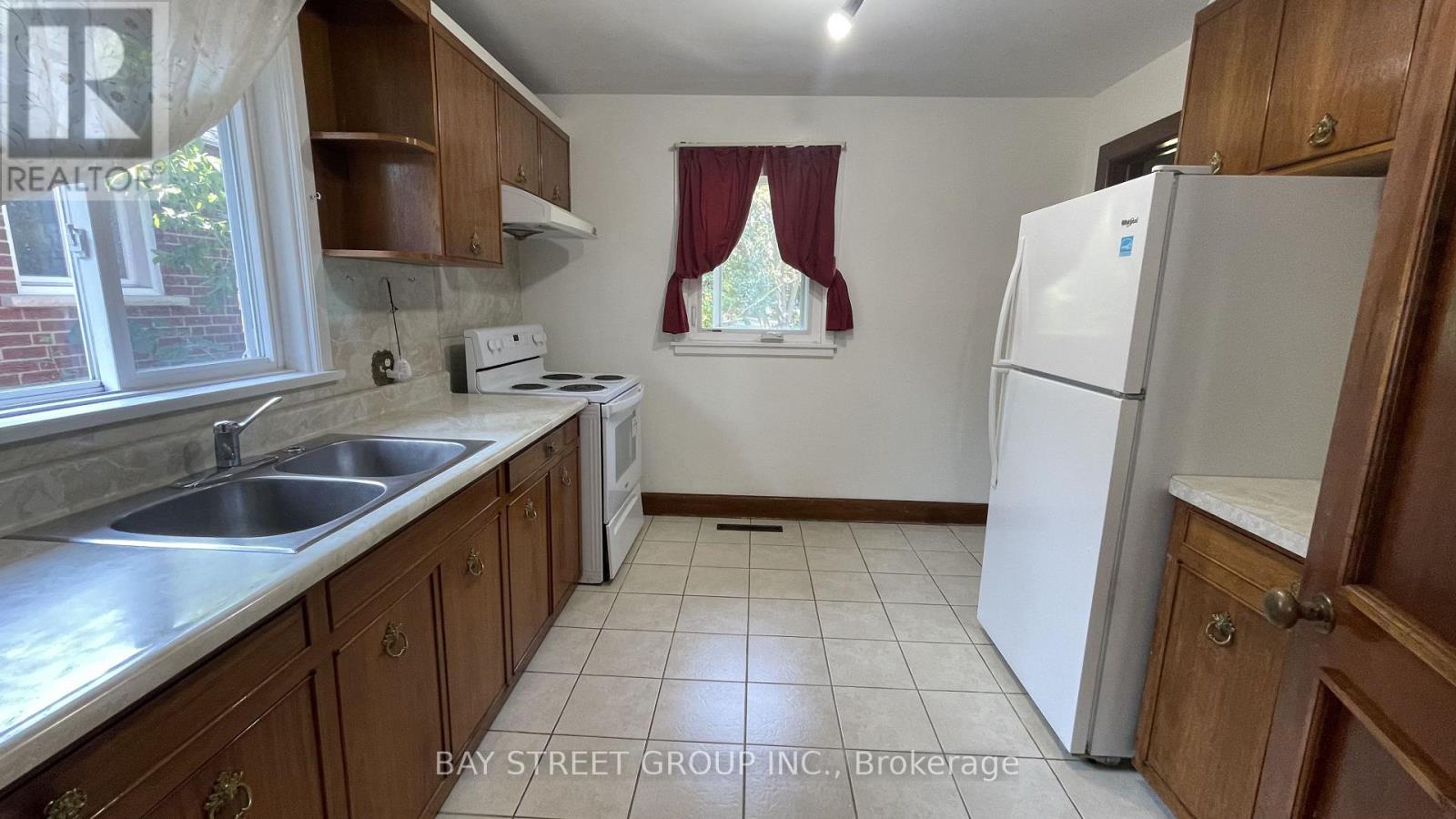 260 Moore Park Avenue, Toronto, Ontario M2M 1N6 - Photo 12 - C13668636