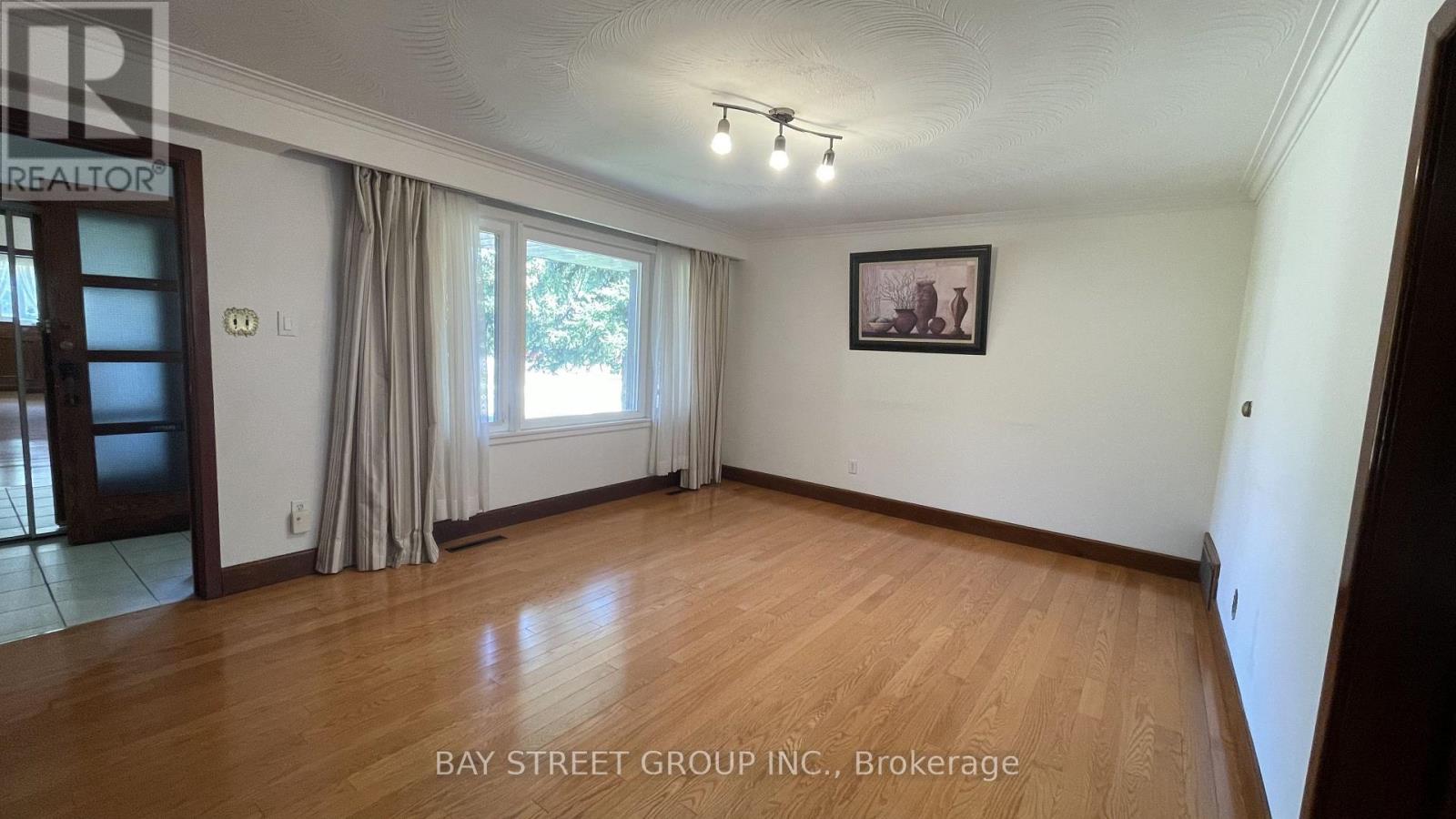 260 Moore Park Avenue, Toronto, Ontario M2M 1N6 - Photo 3 - C13668636