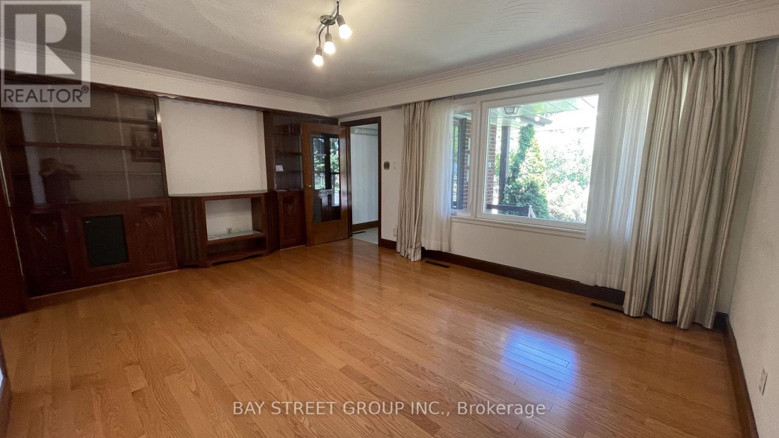 260 Moore Park Avenue, Toronto, Ontario M2M 1N6 - Photo 4 - C13668636