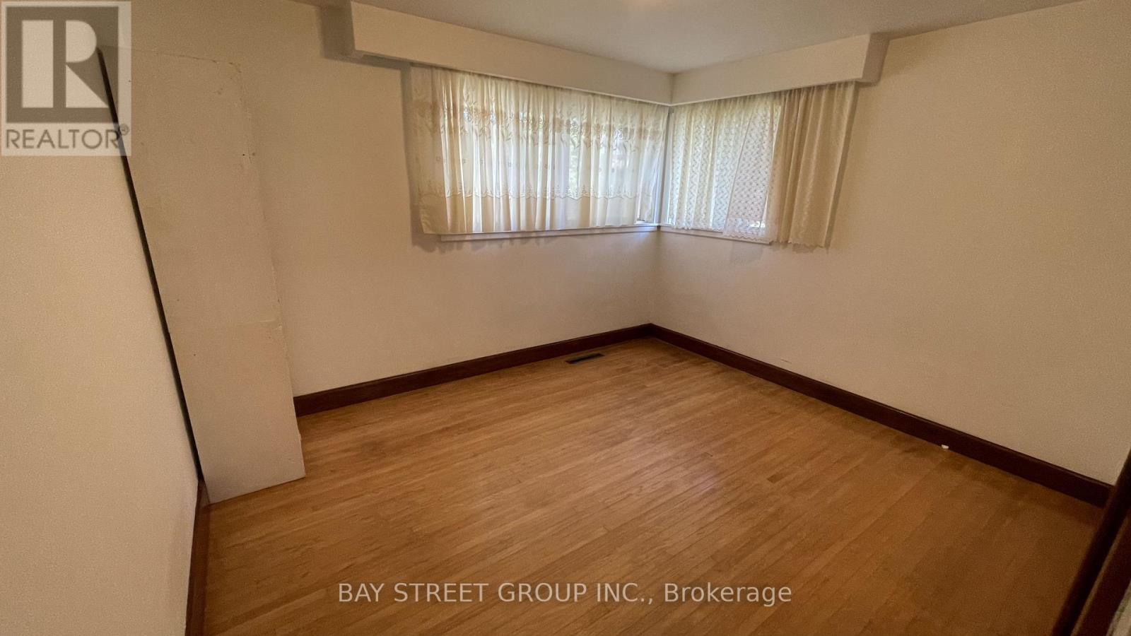 260 Moore Park Avenue, Toronto, Ontario M2M 1N6 - Photo 8 - C13668636