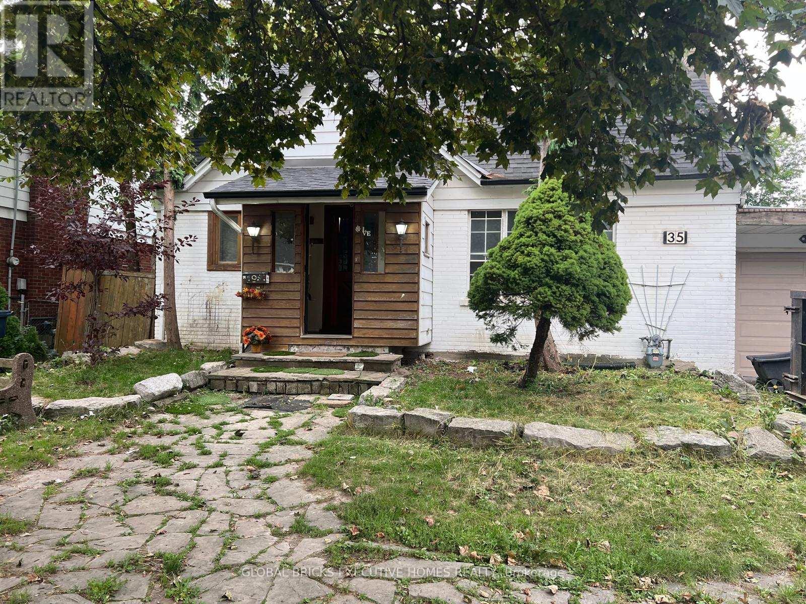 35 LUVERNE AVENUE, Toronto, Ontario