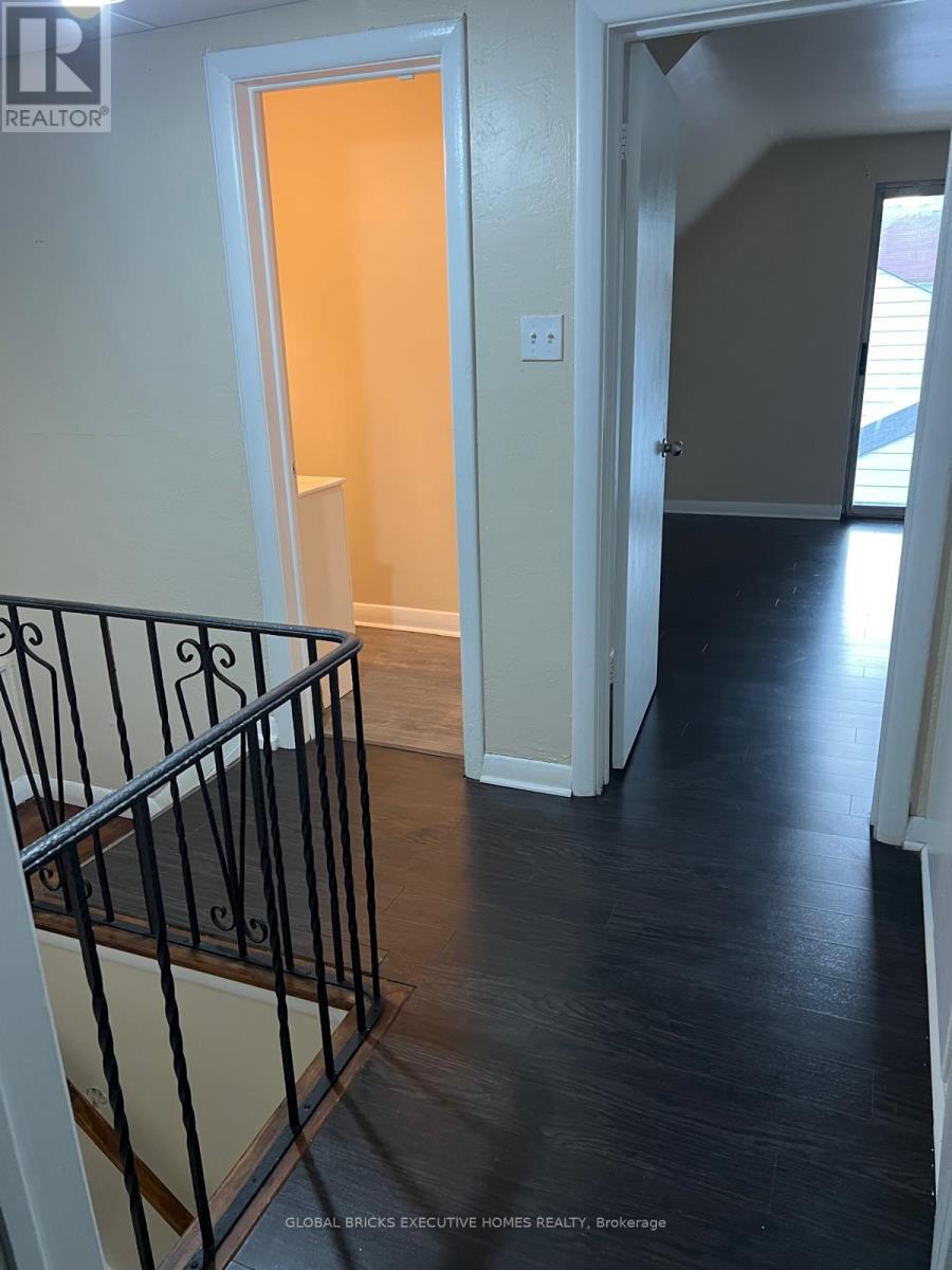 35 Luverne Avenue, Toronto, Ontario  M3H 1R7 - Photo 10 - C13668712