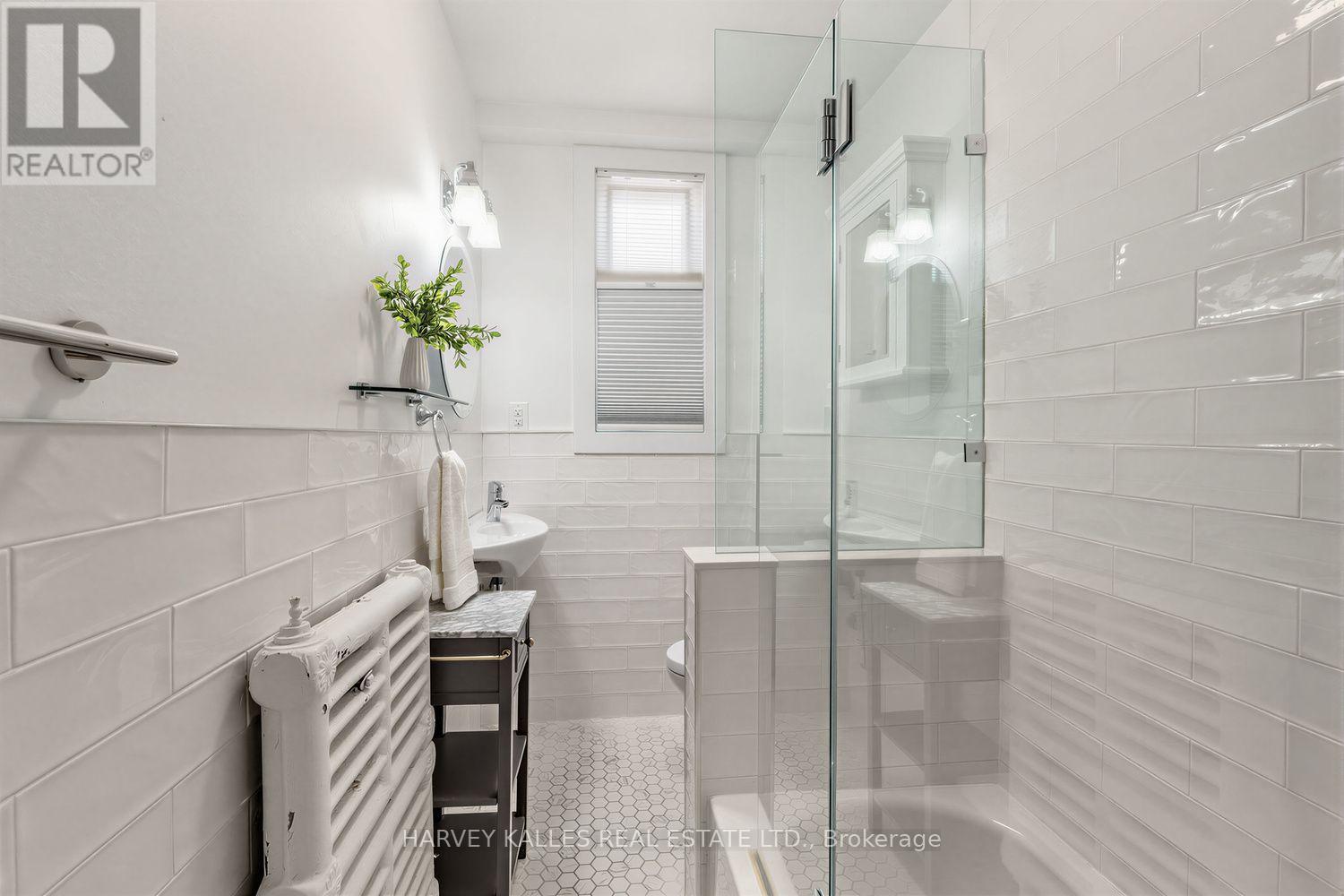 61 Appleton Avenue, Toronto, Ontario  M6E 3A4 - Photo 20 - C13668802